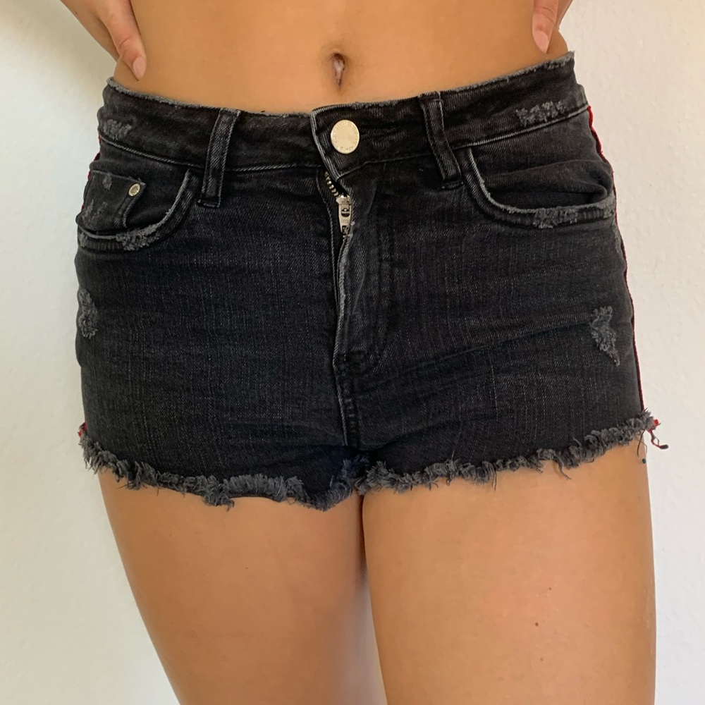 ZARA black denim shorts w red stripes